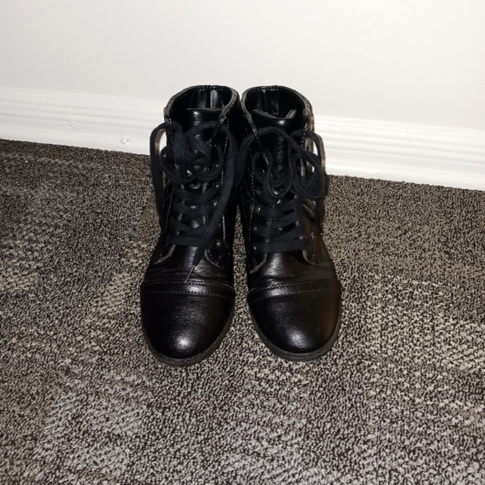 BLK LACEUP COMBAT BOOTS